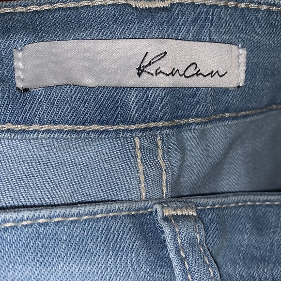 NWT Light washed skinny jeans w/ distress - Picture 10 of 10